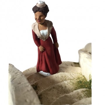 l'Arlésienne rouge montant l'escalier