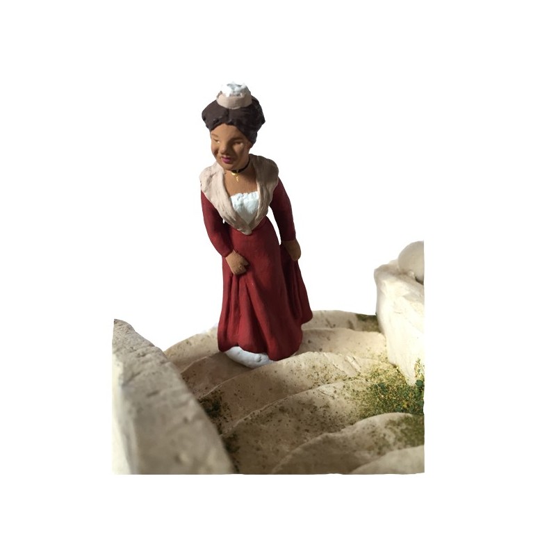 l'Arlésienne rouge montant l'escalier